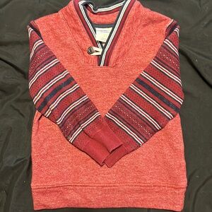 Boys sweat shirt.